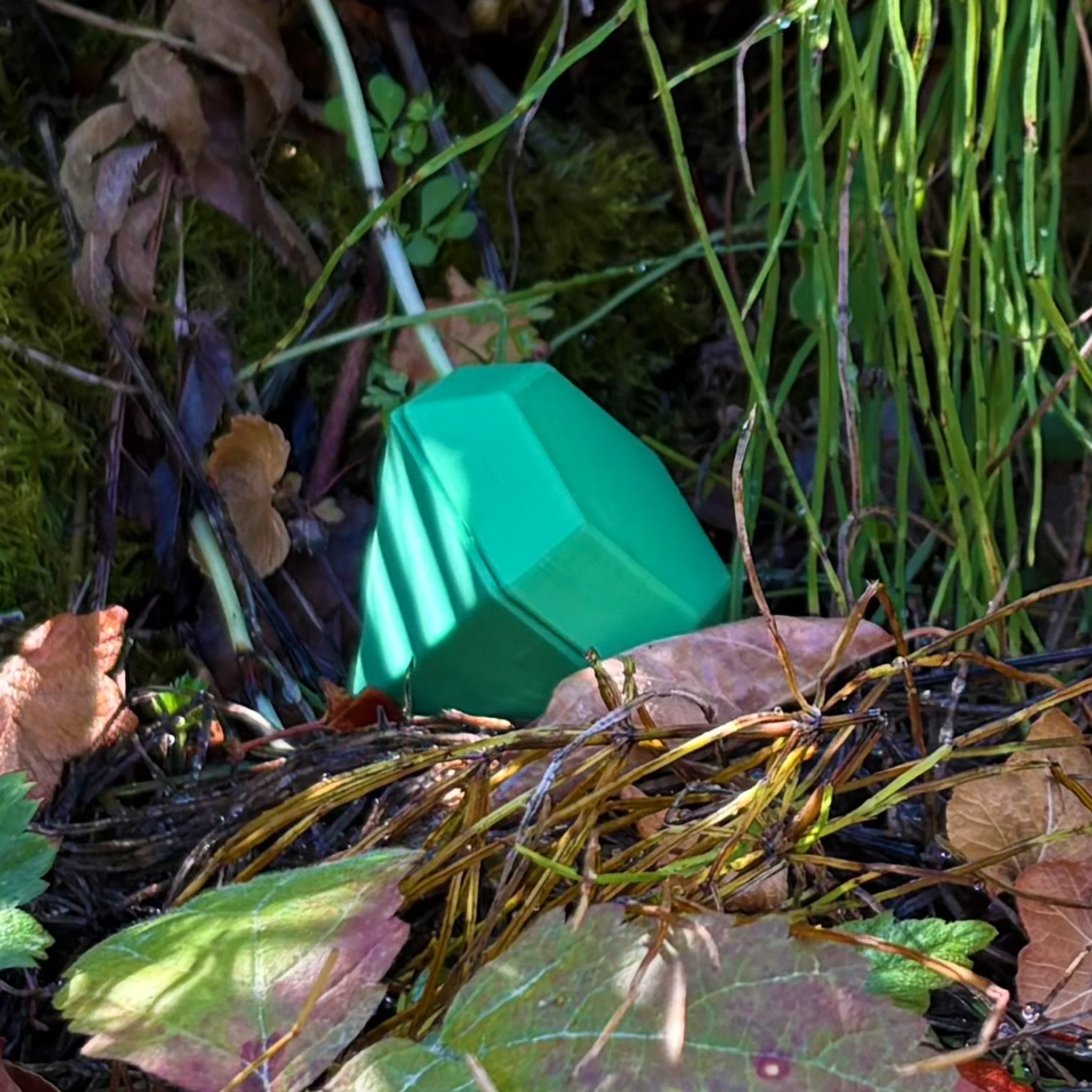 Small 3D Printed Gem Shaped Cache Container - Emerald - Image 2
